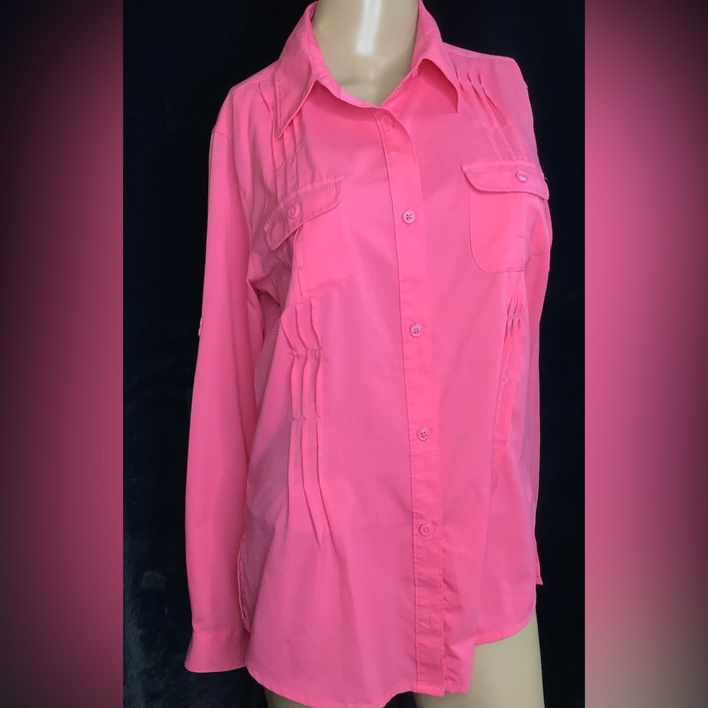 Ladies Columbia Lightweight Shirt, Size Medium